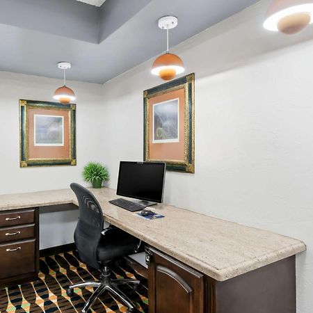 Surestay Plus Hotel By Best Western Lubbock Medical Center Dış mekan fotoğraf