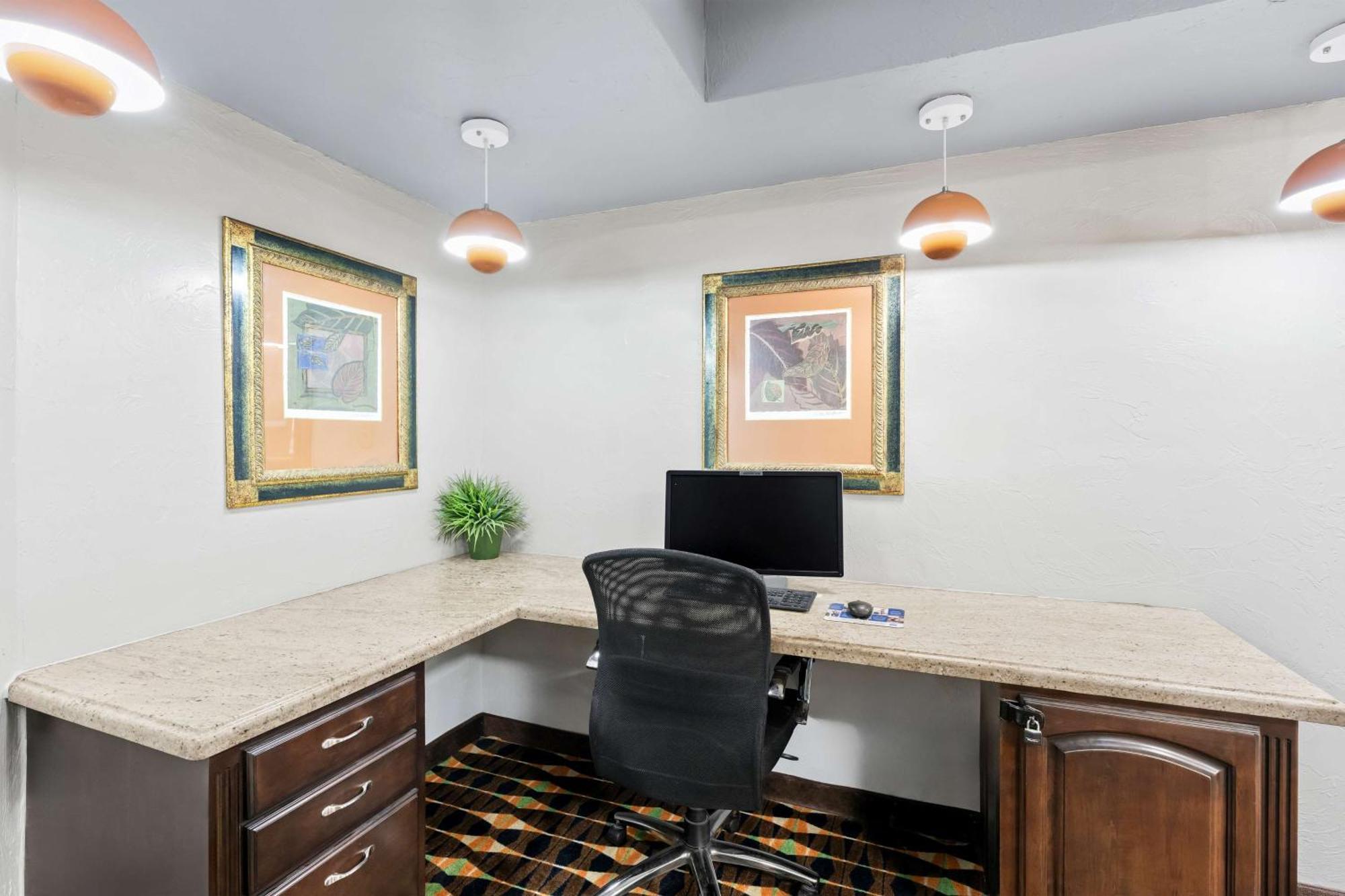 Surestay Plus Hotel By Best Western Lubbock Medical Center Dış mekan fotoğraf